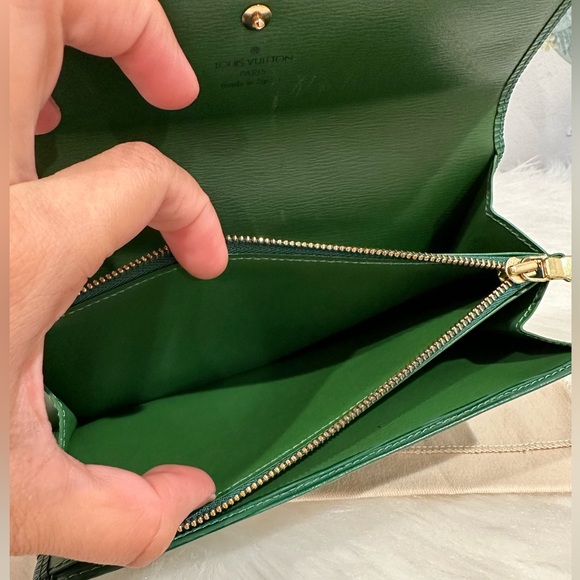 GORGEOUS GREEN AUTH LOUIS VUITTON EPISODE SARAH WALLET WOC BOX & DUST BAG - Picture 6 of 16